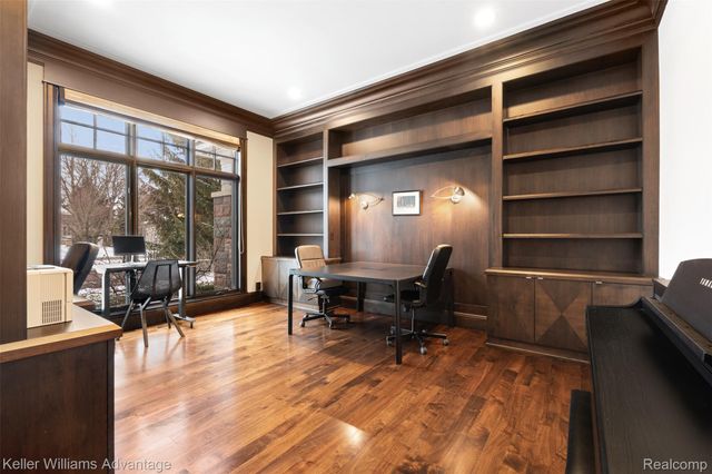 2951 Turtle Pond Court, Bloomfield Charter Township, MI 48302