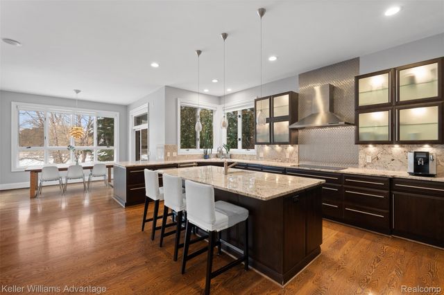 2951 Turtle Pond Court, Bloomfield Charter Township, MI 48302