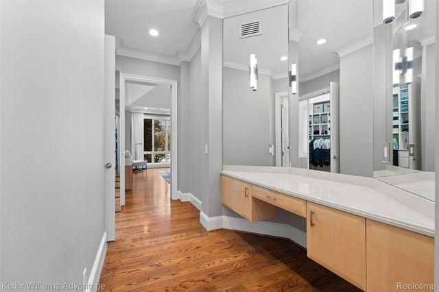 2951 Turtle Pond Court, Bloomfield Charter Township, MI 48302