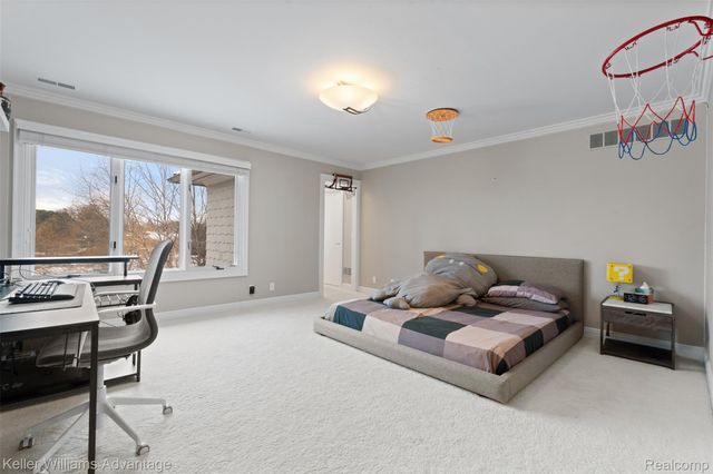 2951 Turtle Pond Court, Bloomfield Charter Township, MI 48302