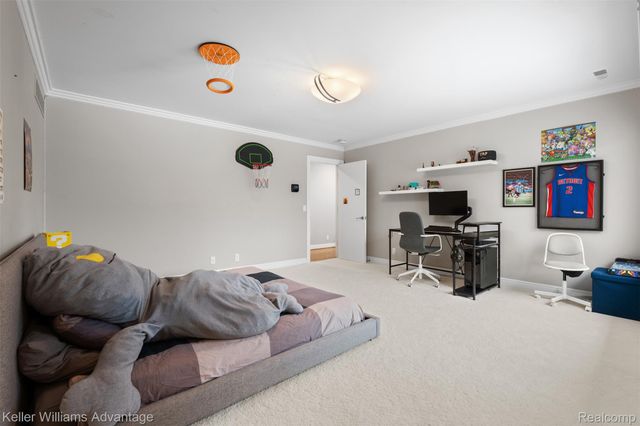 2951 Turtle Pond Court, Bloomfield Charter Township, MI 48302