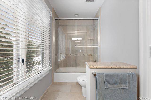 2951 Turtle Pond Court, Bloomfield Charter Township, MI 48302