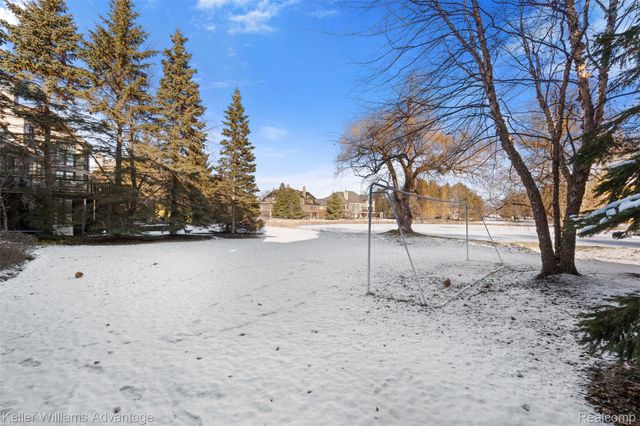 2951 Turtle Pond Court, Bloomfield Charter Township, MI 48302