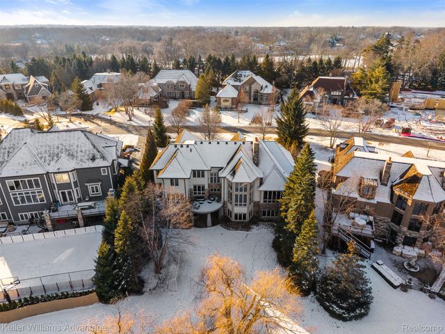 2951 Turtle Pond Court, Bloomfield Charter Township, MI 48302