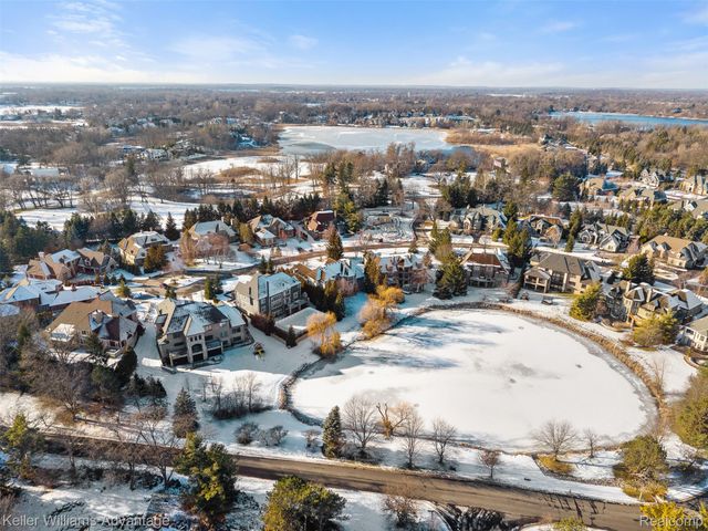 2951 Turtle Pond Court, Bloomfield Charter Township, MI 48302