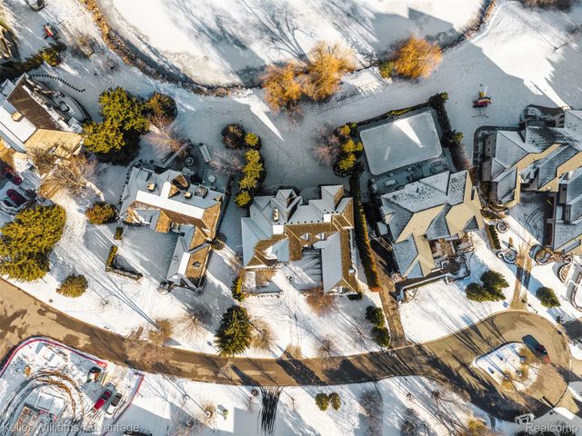 2951 Turtle Pond Court, Bloomfield Charter Township, MI 48302