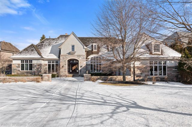 2951 Turtle Pond Court, Bloomfield Charter Township, MI 48302