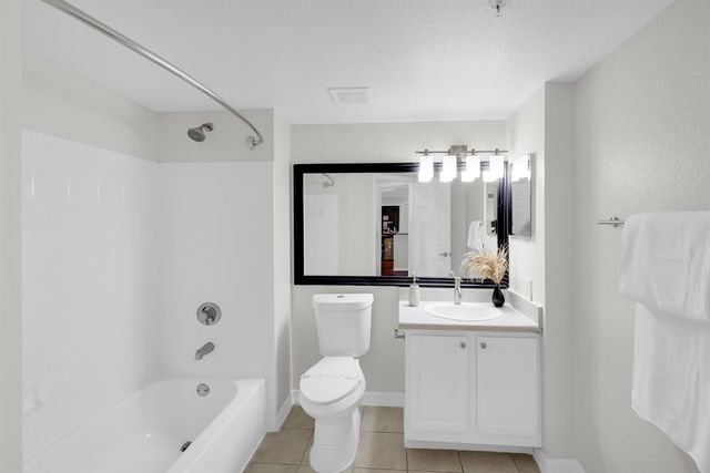 15035 Michelangelo Boulevard 303, Delray Beach, FL 33446