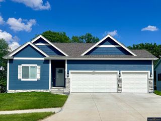18608 Mary Street, Elkhorn, NE 68022