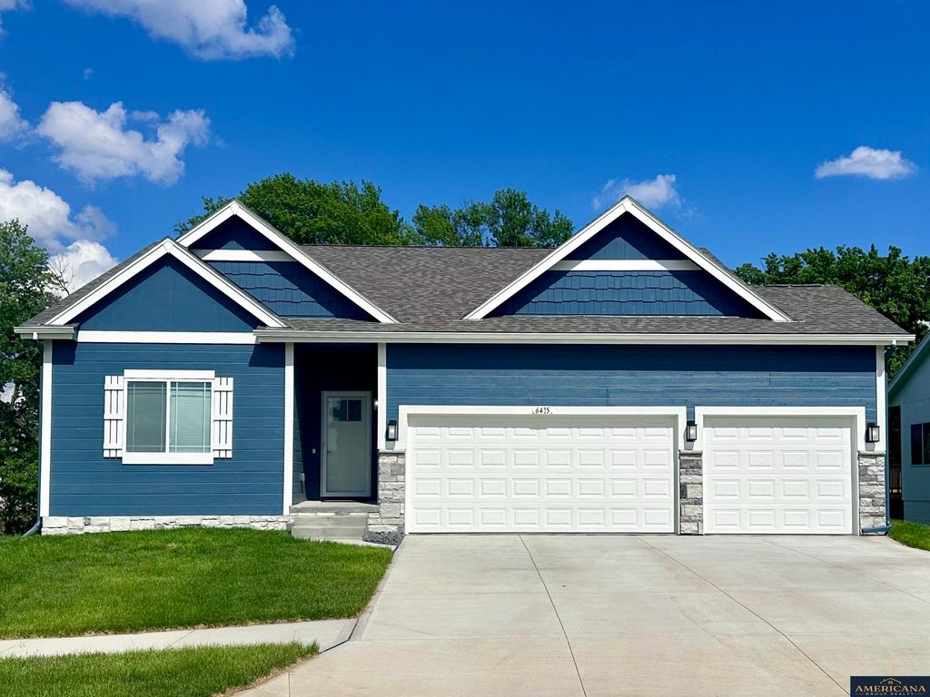 18608 Mary Street, Elkhorn, NE 68022