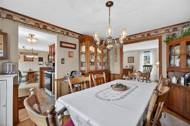 5483 Glen Hill Dr, Bethel Park, PA 15102