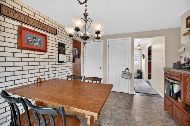 5483 Glen Hill Dr, Bethel Park, PA 15102