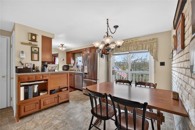 5483 Glen Hill Dr, Bethel Park, PA 15102