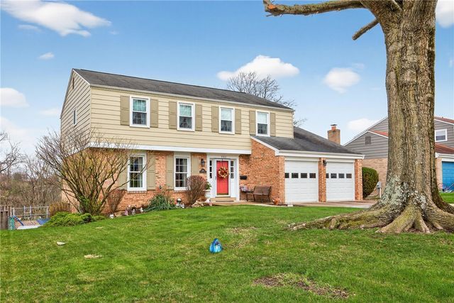 5483 Glen Hill Dr, Bethel Park, PA 15102
