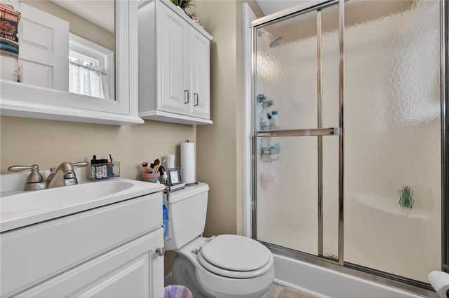 5483 Glen Hill Dr, Bethel Park, PA 15102