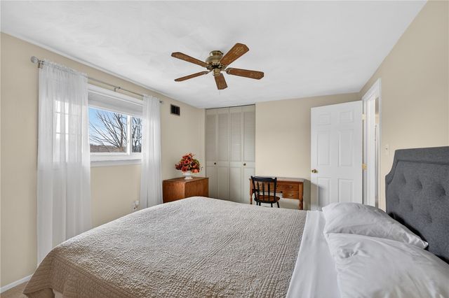 5483 Glen Hill Dr, Bethel Park, PA 15102
