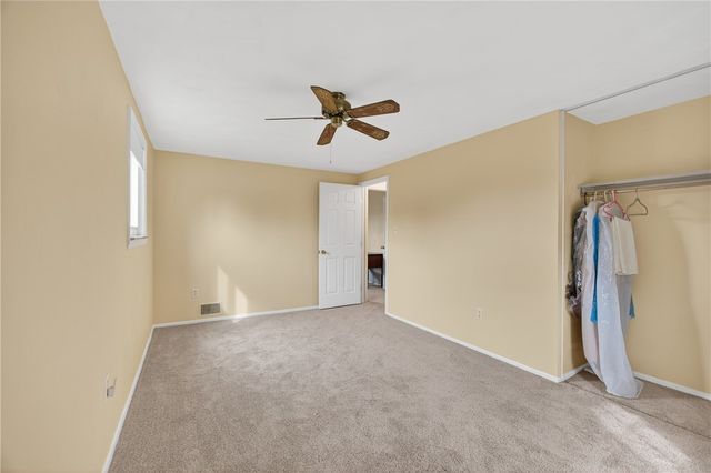 5483 Glen Hill Dr, Bethel Park, PA 15102