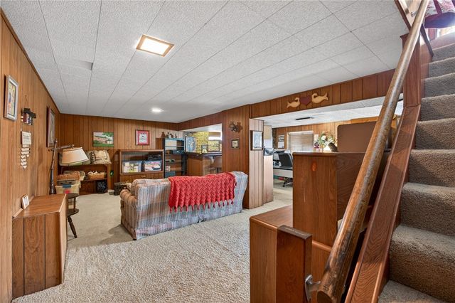 5483 Glen Hill Dr, Bethel Park, PA 15102
