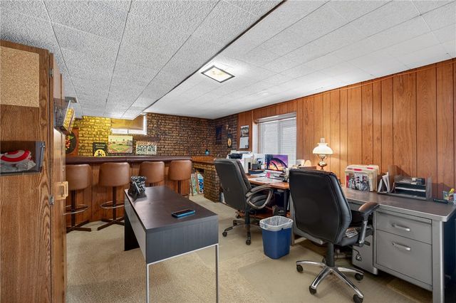 5483 Glen Hill Dr, Bethel Park, PA 15102