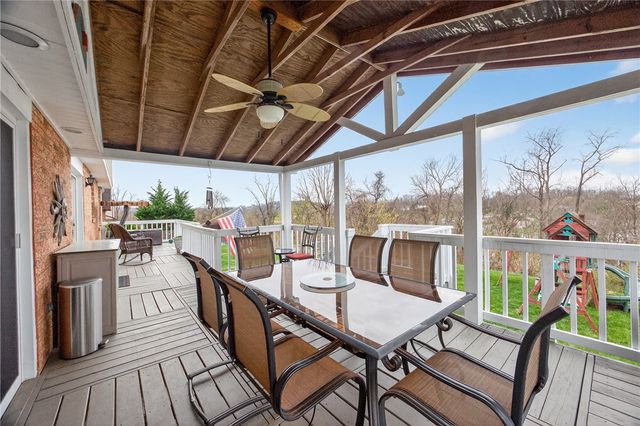 5483 Glen Hill Dr, Bethel Park, PA 15102