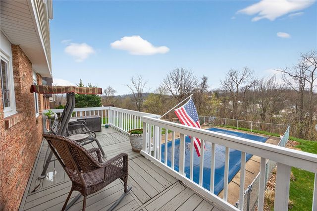 5483 Glen Hill Dr, Bethel Park, PA 15102