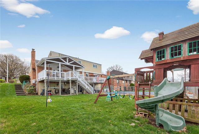 5483 Glen Hill Dr, Bethel Park, PA 15102