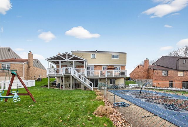 5483 Glen Hill Dr, Bethel Park, PA 15102