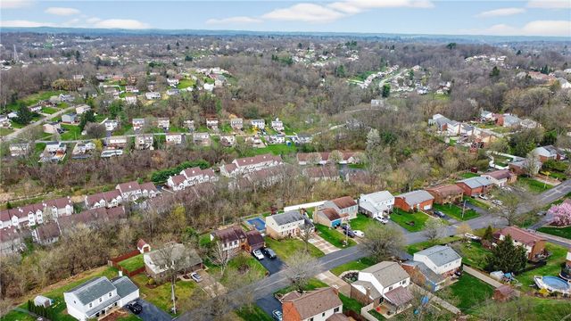 5483 Glen Hill Dr, Bethel Park, PA 15102