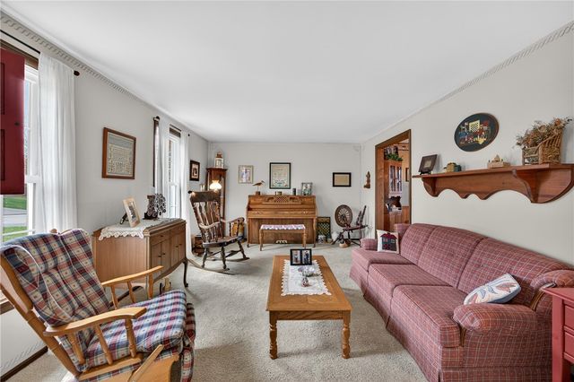 5483 Glen Hill Dr, Bethel Park, PA 15102