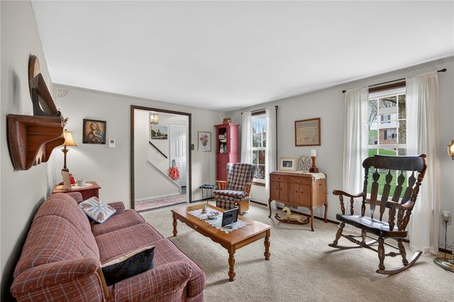 5483 Glen Hill Dr, Bethel Park, PA 15102