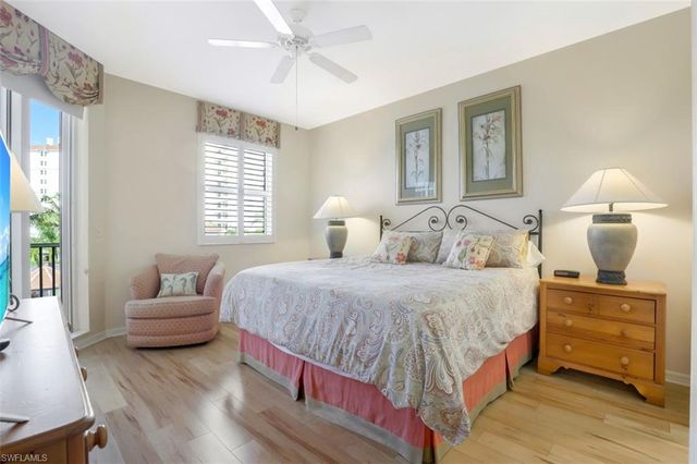 460 Launch CIR 403, Naples, FL 34108