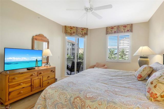 460 Launch CIR 403, Naples, FL 34108