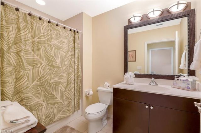 460 Launch CIR 403, Naples, FL 34108
