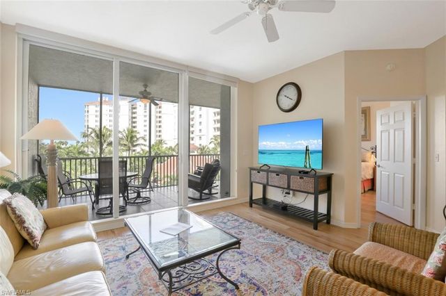 460 Launch CIR 403, Naples, FL 34108