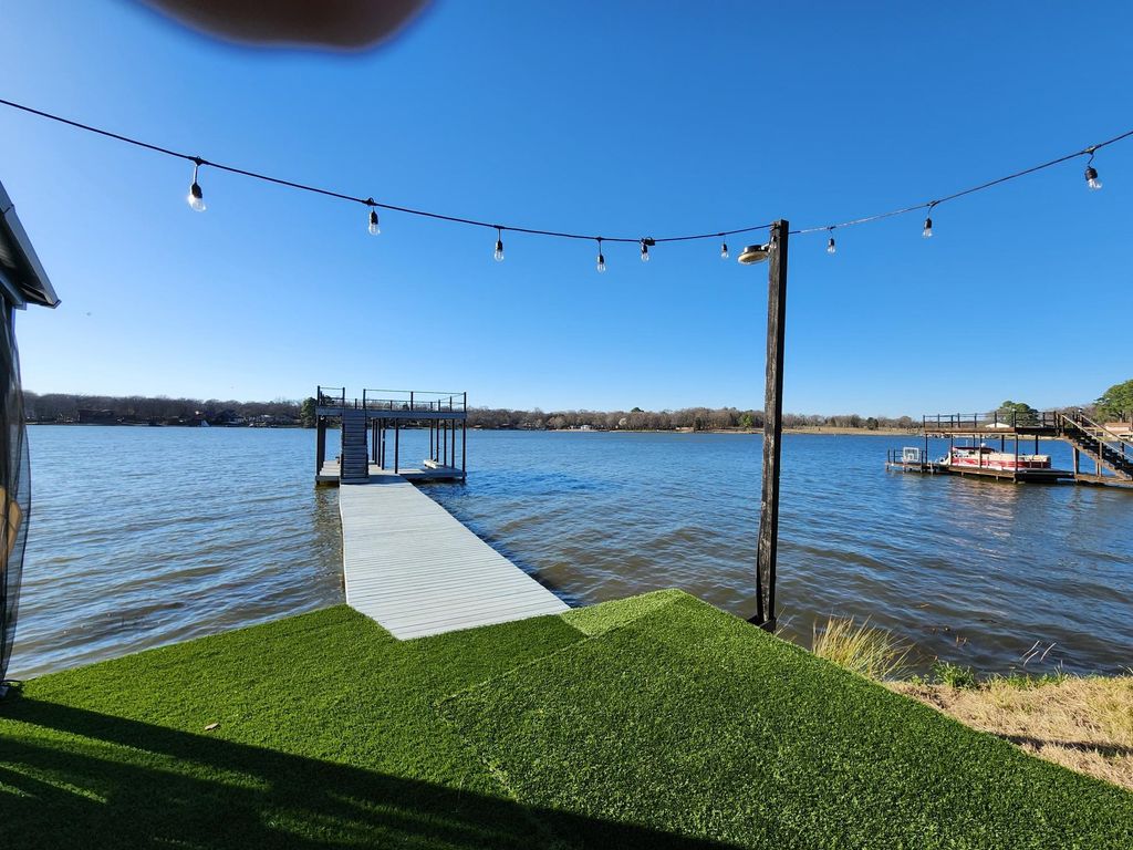 170 Lynn Creek Circle, Mabank, TX 75156