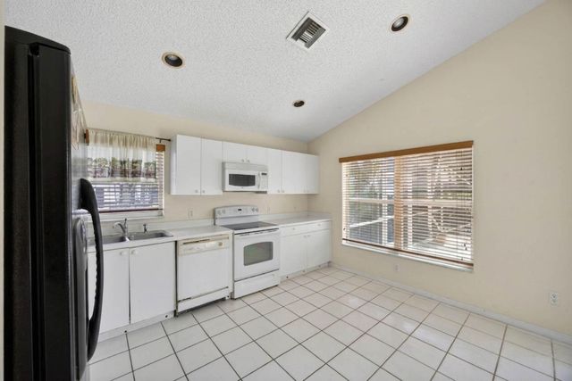 10870 Old Bridgeport Lane, Boca Raton, FL 33498