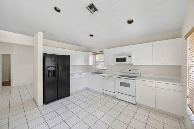 10870 Old Bridgeport Lane, Boca Raton, FL 33498