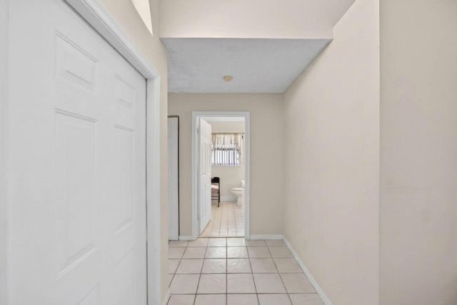 10870 Old Bridgeport Lane, Boca Raton, FL 33498