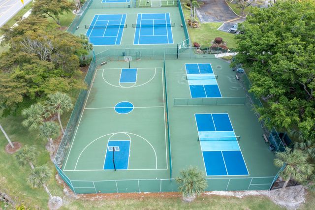 10870 Old Bridgeport Lane, Boca Raton, FL 33498