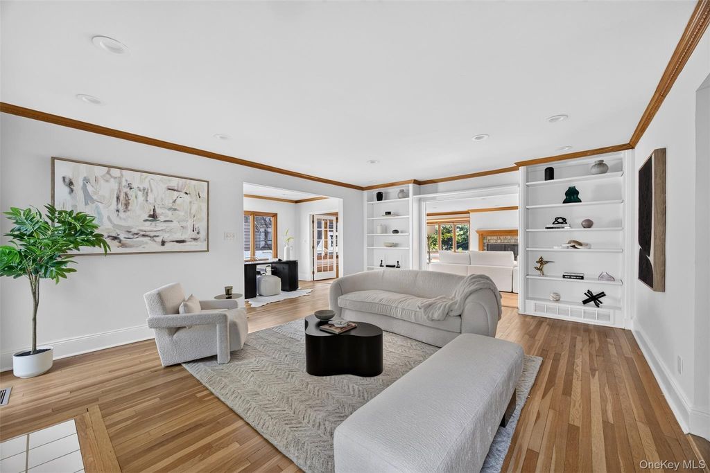 93 Myrtle Drive, Great Neck, NY 11021 — photo 3