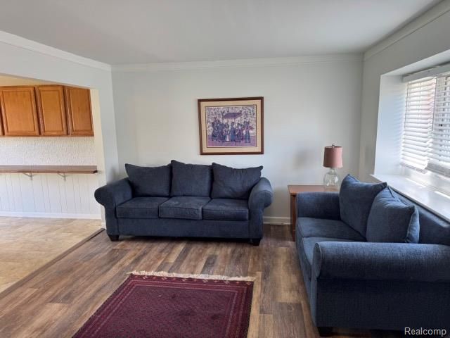 20250 Great Oaks Circle, Clinton Township, MI 48036