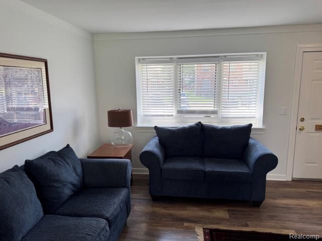 20250 Great Oaks Circle, Clinton Township, MI 48036