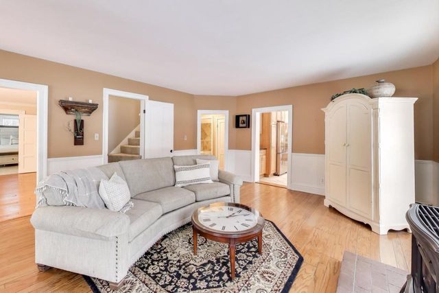 332 Maxwell STREET, Lake Geneva, WI 53147