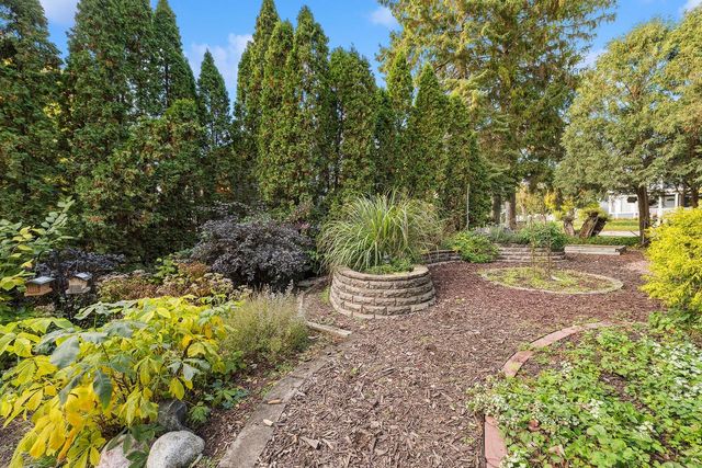 332 Maxwell STREET, Lake Geneva, WI 53147