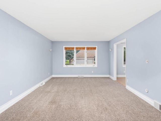 13808 Frontier Lane, Burnsville, MN 55337