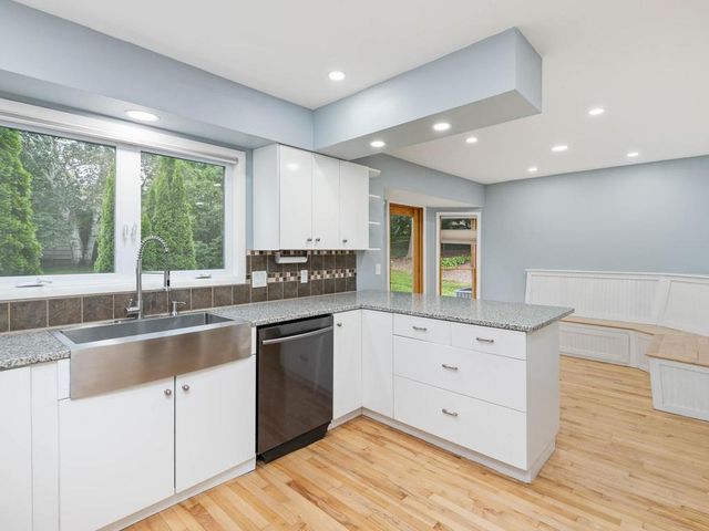13808 Frontier Lane, Burnsville, MN 55337