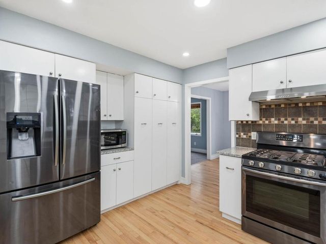 13808 Frontier Lane, Burnsville, MN 55337