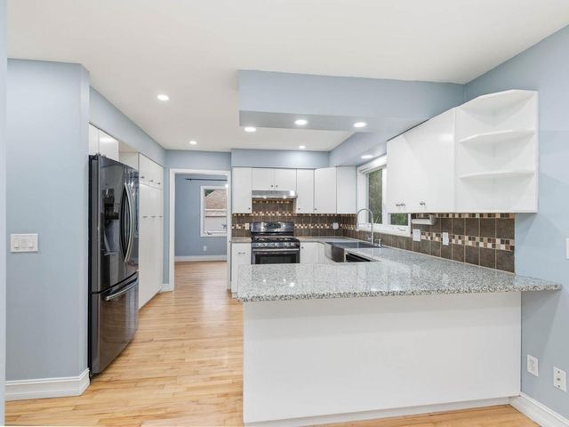 13808 Frontier Lane, Burnsville, MN 55337