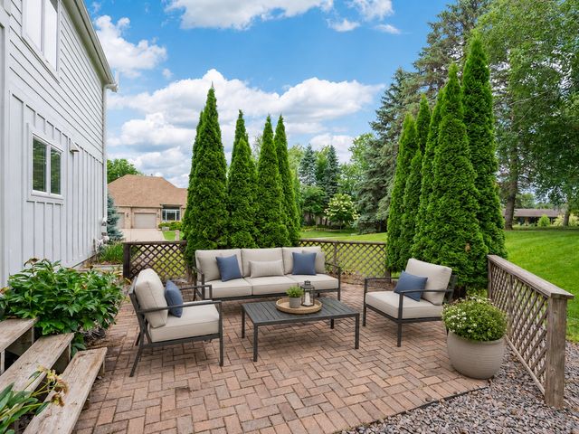 13808 Frontier Lane, Burnsville, MN 55337