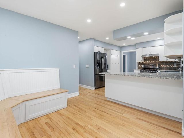 13808 Frontier Lane, Burnsville, MN 55337